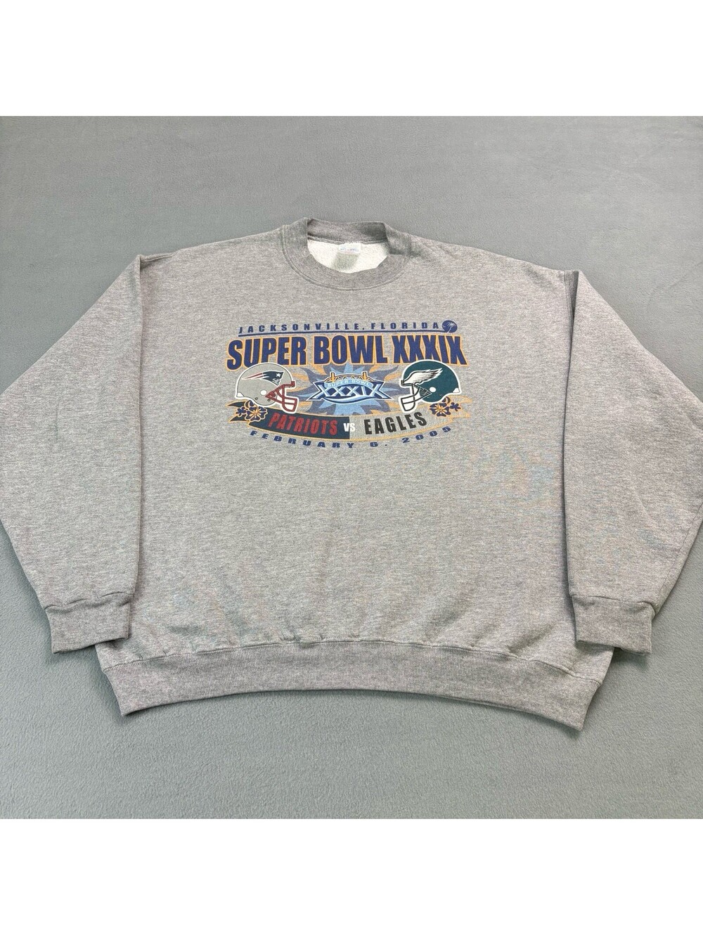 Vintage 2005 Patriots Eagles NFL Super Bowl Crewneck Sweatshirt Size XL Gray